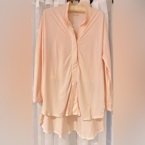 ADAY 🩷Something Borrowed Shirt light pink ! NWOT UPF 50+ Wrinkle Free silky soft - Picture 1 of 16